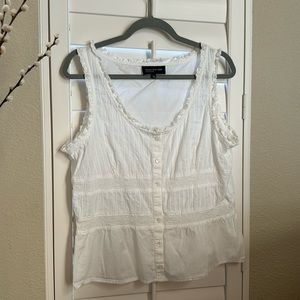 Jones New York, 100% cotton shell. Great for a warm summer day.